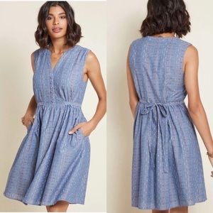 ✨ 3 FOR $20 - Modcloth Chambray Rainbow Dot Dress